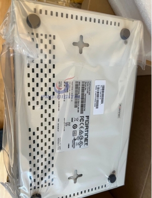 Fortinet FG-30E Проводный брандмауэр 900 тысяч одновременных сеансов для надежной безопасности